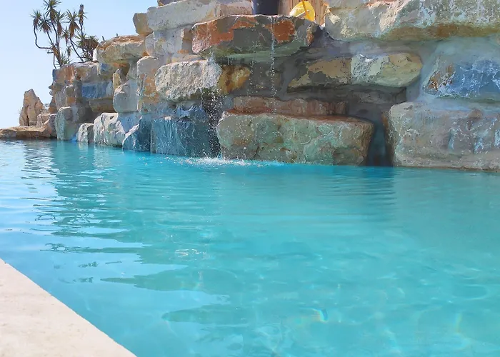 Hotel Occitana